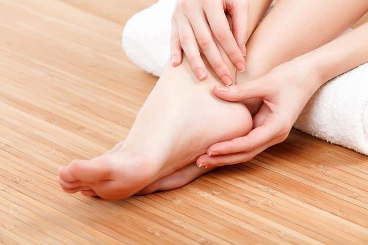 Çatlak topuklar için doğal peeling CeReZFoRuM