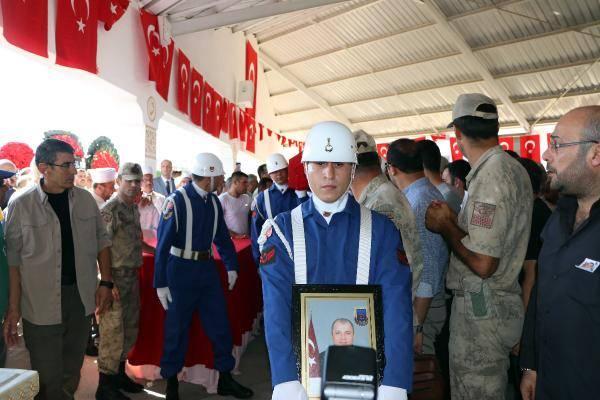 Şehit Bünyamin Dinç son yolculuğuna uğurlandı GÜNCEL Haberleri