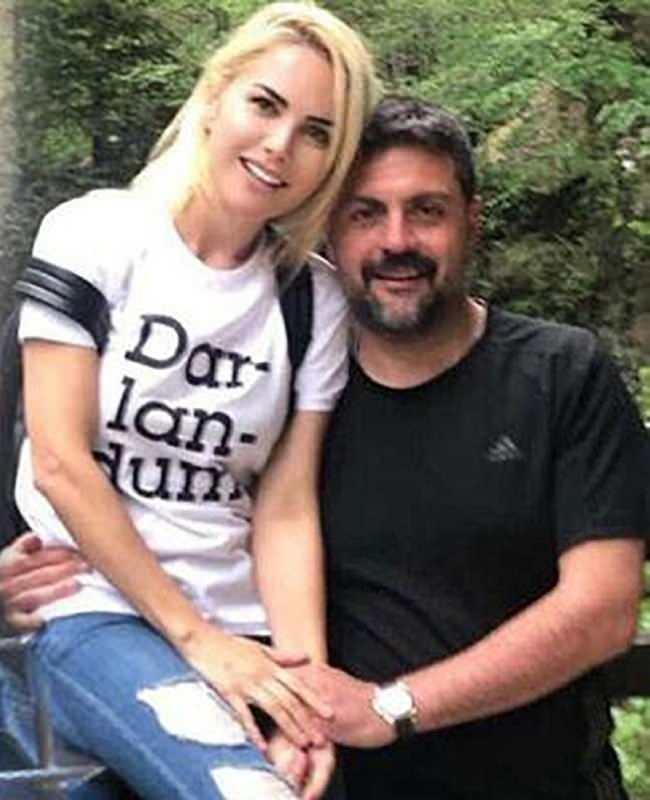 <p>Hayatını kaybeden Mahmutyazıcıoğlu sunucu Ece Erken ile evliydi.</p>
