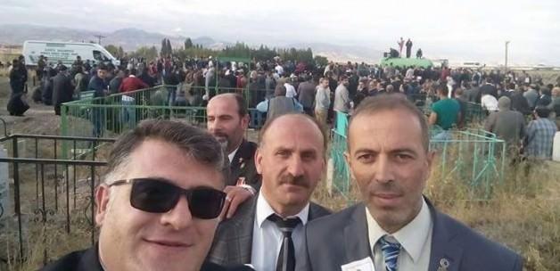 Dernek başkanına "selfie" tepkisi