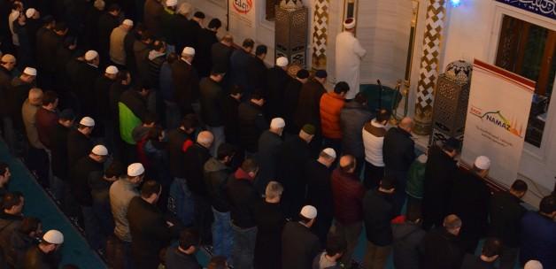 'Önce namaz' diyenler sabah namazında