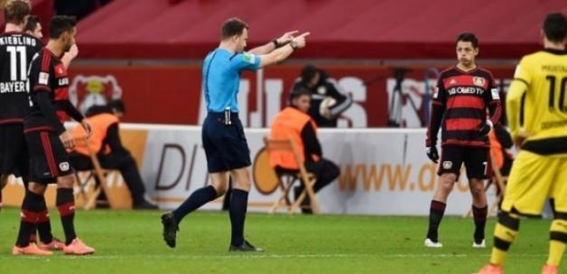 Bundesliga'da olay! Hakem maçı terketti