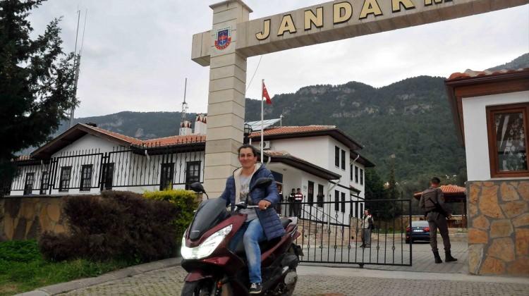 Çalınan motosikleti bulununca gözyaşlarına hakim olamadı