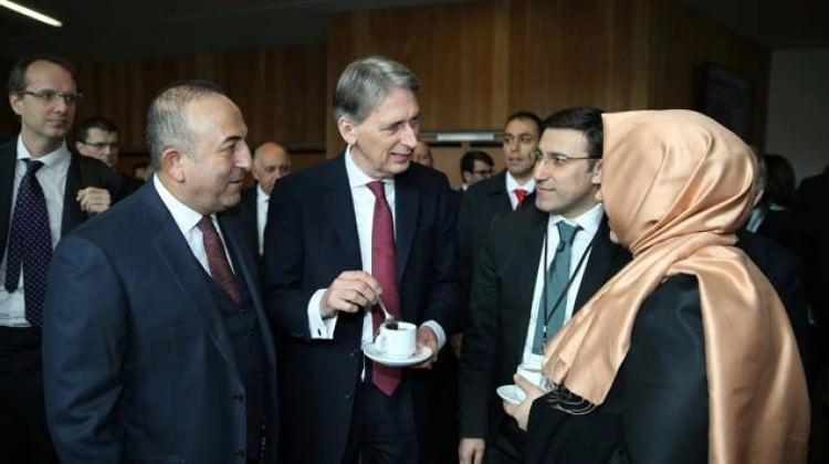İngiltere: PYD kalsın, Esad gitsin!