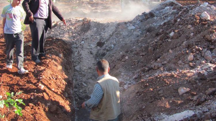 Gaziantep'te tahliye suyunun fıstık ağaçlarını kurutması
