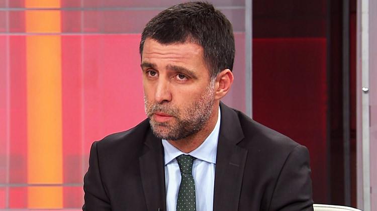 Hakan Şükür'ün villasına baskın!