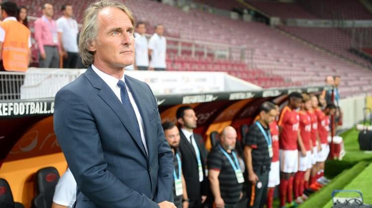 Riekerink çok kızdı 39'da oyundan aldı