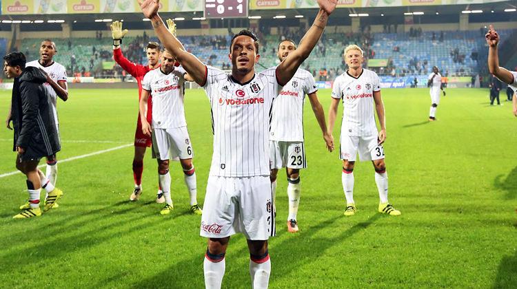 Adriano: Ömür boyu bu formayı...