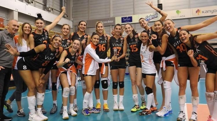 Eczacıbaşı, Fenerbahçe'yi finalde yıktı!
