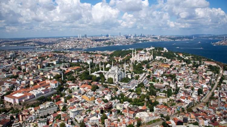 Gurbetçiler Türkiye'den ev alıyor