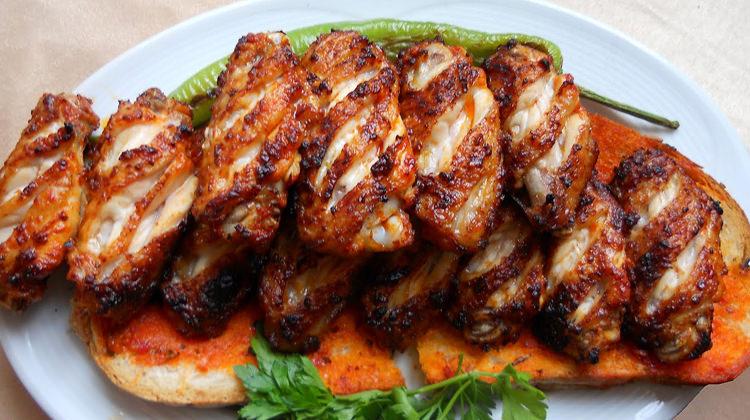 Mangalda soslu kanat nasıl güzel pişilir? Mangal yapma tüyoları