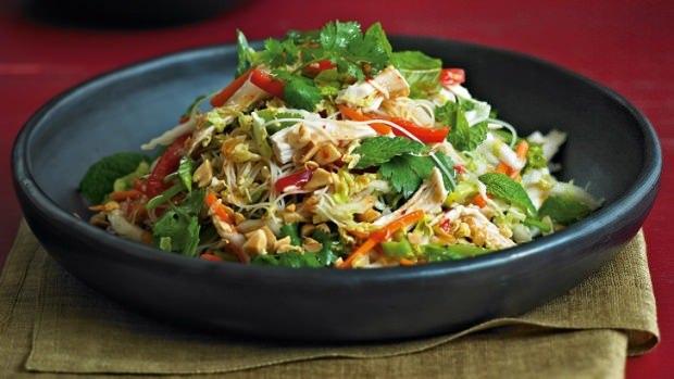 vietnam usulü tavuk salatası