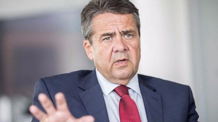 Sigmar Gabriel'den partisine salvolar!