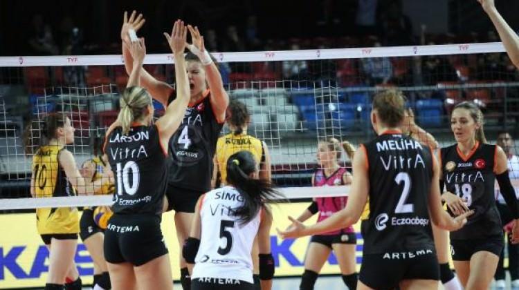 Eczacıbaşı, VakıfBank'ın serisini sonlandırdı