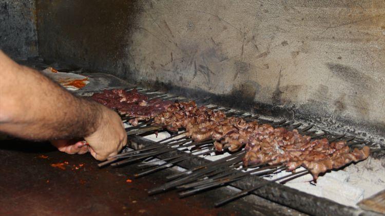 Gastronomi şehrinde "Acılı Ciğer Yeme Yarışması"
