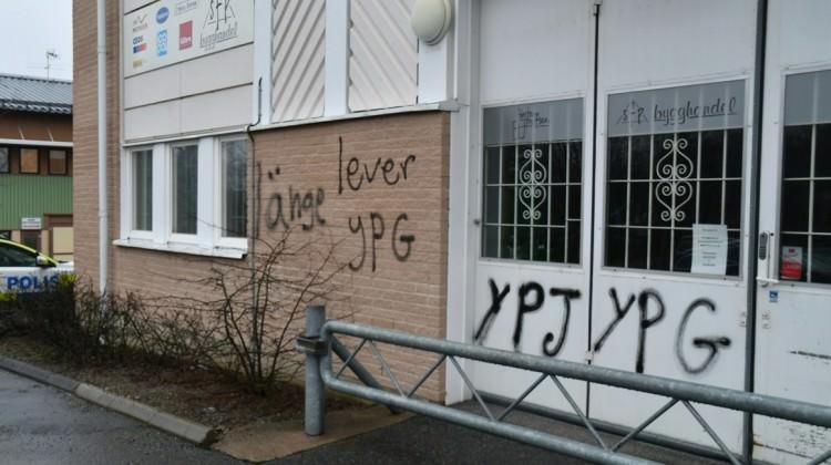 Terör örgütü yandaşları UETD'ye saldırdı!