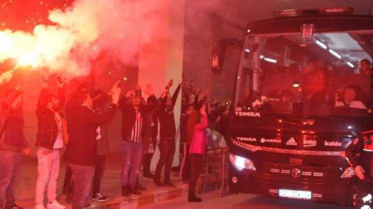Beşiktaş kafilesi Konya'da coşkuyla karşılandı