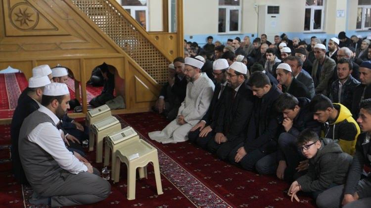 Diyanet İşleri Başkanı Erbaş Mehmetçik için dua etti
