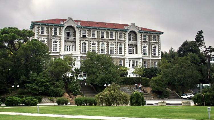 Boğaziçi Üniversitesi'nde mail skandalı!