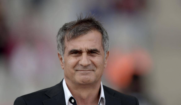 Şenol Güneş kimdir? Aslen nereli ve kaç yaşındadır?
