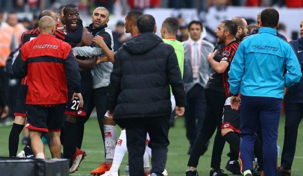 Maçı bırakan Pogba: Ben ödlek bir insan değilim!
