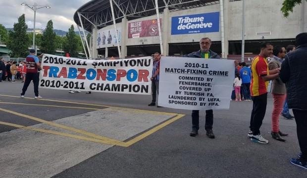 Türk taraftarlar arasında olay!