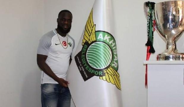 Akhisarspor’da Manu’dan 3 yıllık imza