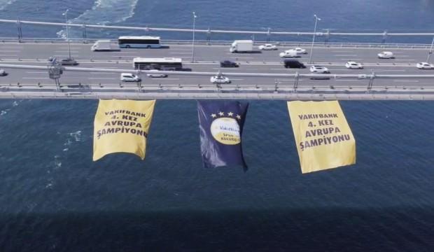 Vakıfbank'ın bayrağı FSM'ye asıldı