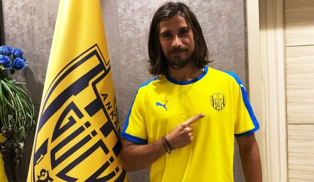 Ankaragücü hız kesmiyor! 3 yıllık imza
