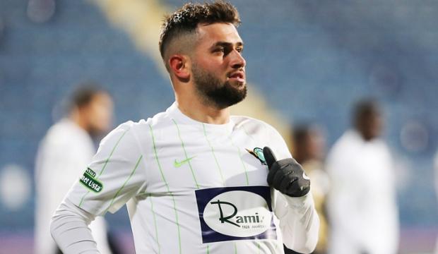G.Saray ve F.Bahçe Milli sol bek için kapışıyor!