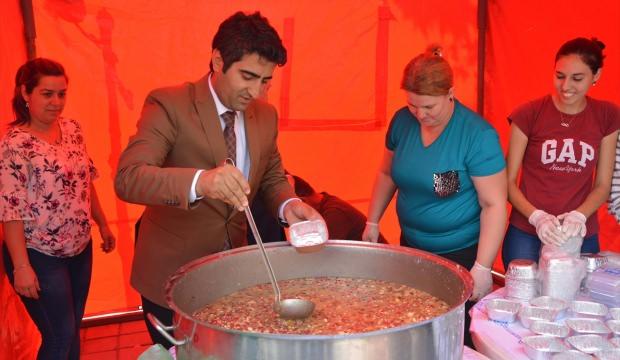İpsala'da vatandaşa aşure ikramı