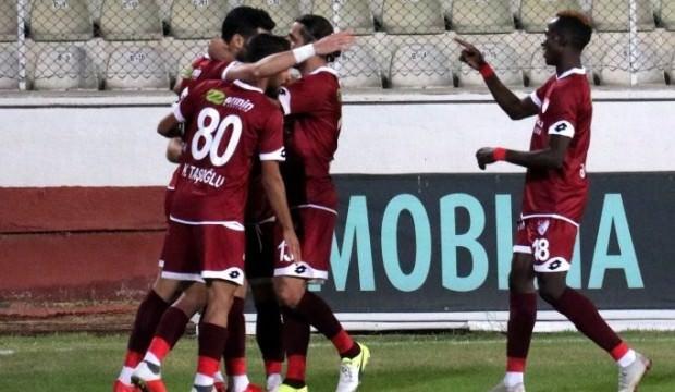 Elazığspor, Karabükspor'u rahat geçti