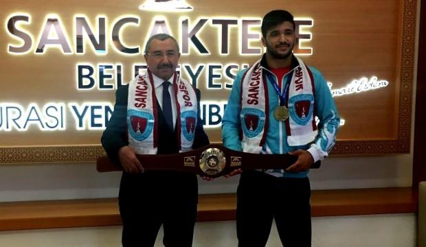 Sancaktepeli güreşçi dünya şampiyonu oldu
