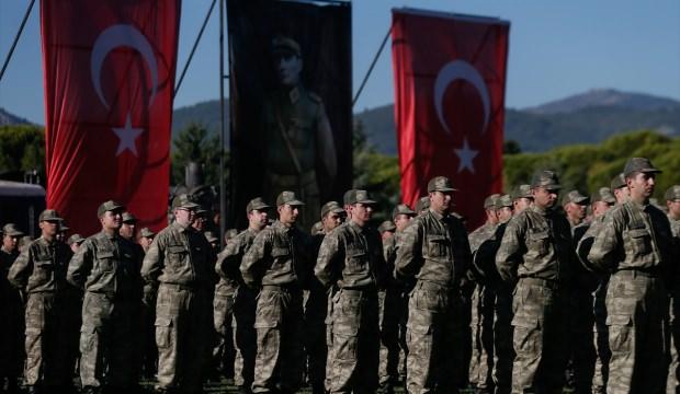 İzmir'de ve Manisa'da bedelli askerlik yapanlar terhis oldu