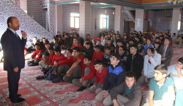 Hafik'te "Peygamber ve Gençlik" konulu konferans