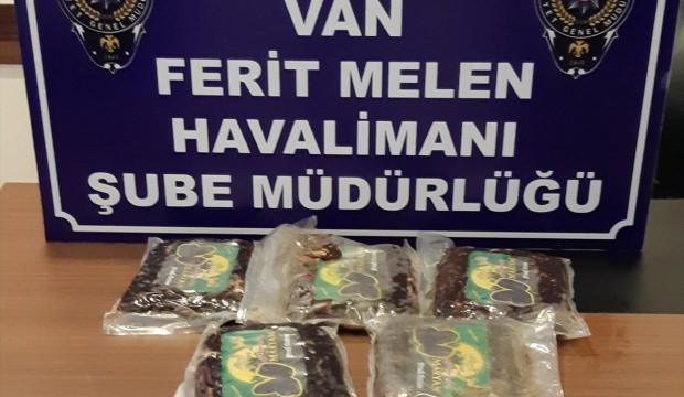 Uyuşturucuyu hurmaların arasına gizlemiş