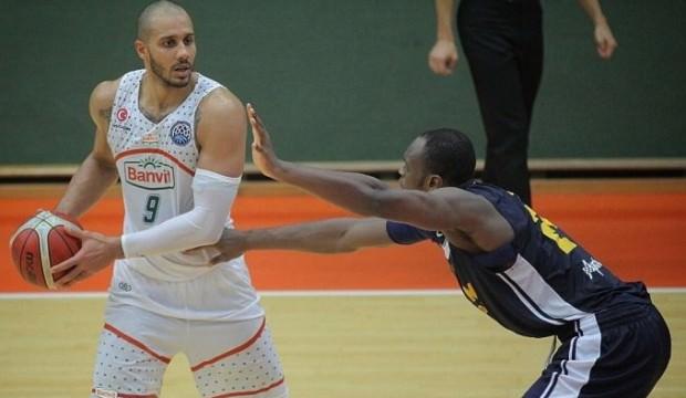 Banvit son saniyede yıkıldı