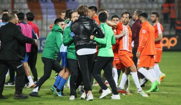 Derbide olay! Düdük çaldı ortalık karıştı!