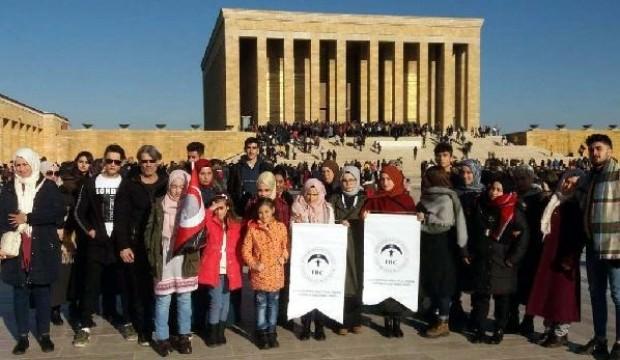 Suriyeli öğrenciler Anıtkabir'i ziyaret etti
