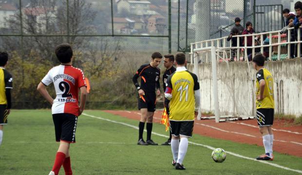 Takımı ligden çekilen teknik direktörden hakeme hakaret