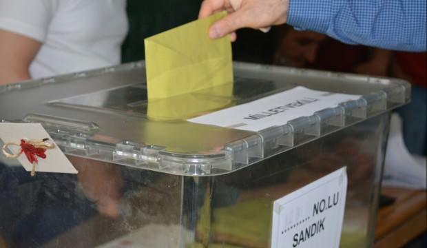 İki önemli isim adaylık için istifa etti