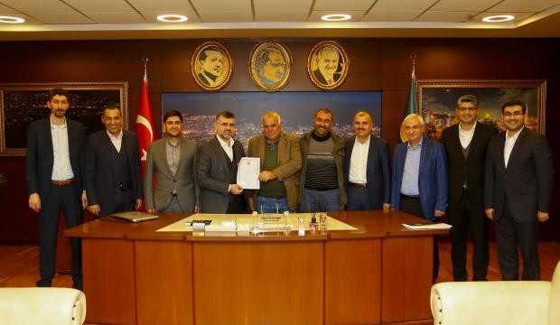 Sultanbeyli’nin 100 yıllık tapu süreci tamamlandı