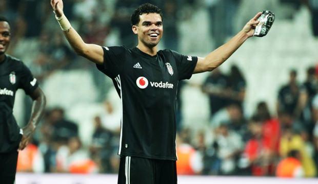 Pepe Katar yolunda! Sürpriz talip...