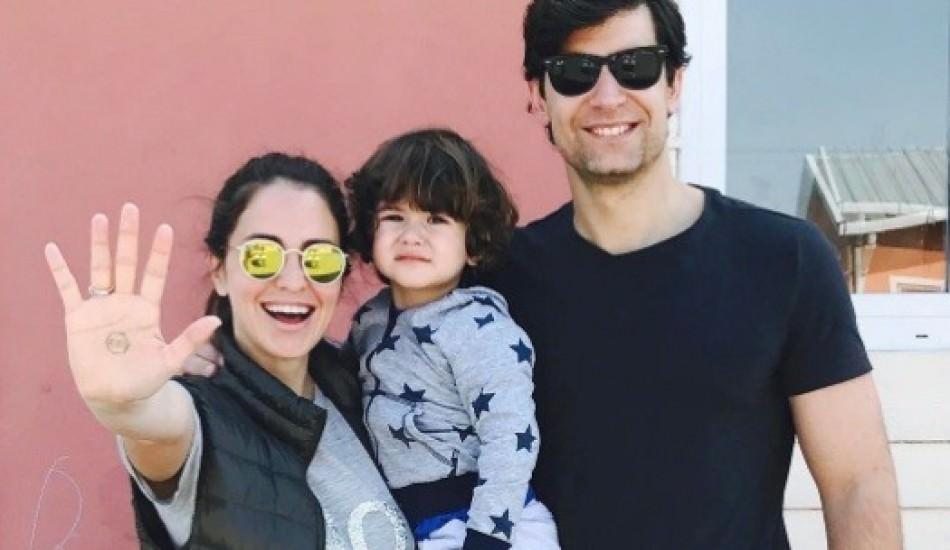 Aslı Tandoğan'dan ailesiyle beraber doğum günü fotoğrafı