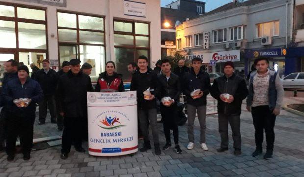 Babaeski'de gençler sabah namazında buluştu