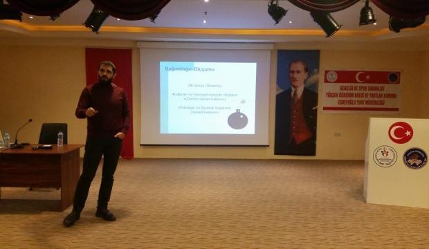 Üniversitelilere bağımlılıkla mücadele eğitimi verildi
