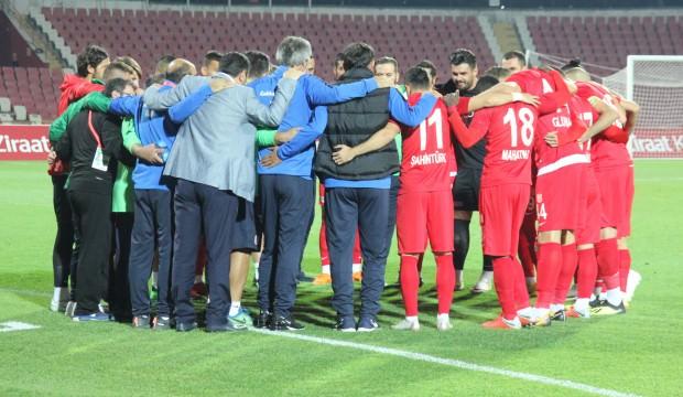 Balıkesirspor Baltok’ta yaprak dökümü sürüyor