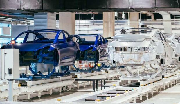 Tesla Çin’de üretti Bugün teslim ediyor