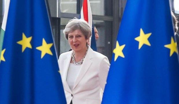 İngiltere'de Brexit depremi! Kontrolü kaybediyor