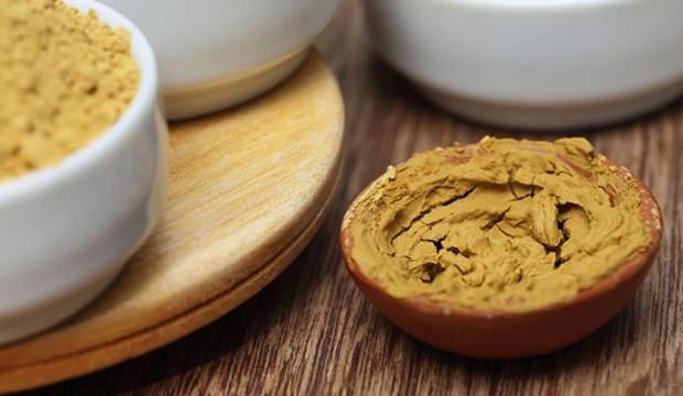 Kınanın saçlara faydası nelerdir? Limon ve yeşil çayla karıştırıp...